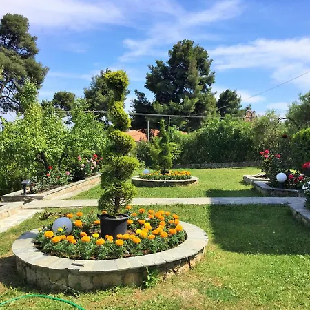 펜션 Green, White & By Dimitrios Ballas In Kriopigi, Halkidiki, Greece