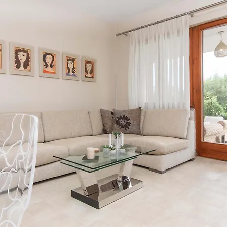 Green, White & By Dimitrios Ballas In Kriopigi, Halkidiki, Greece 펜션