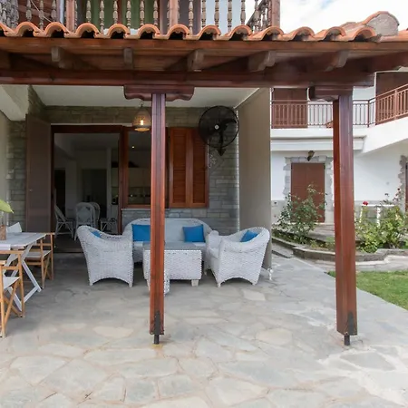 펜션 Green, White & By Dimitrios Ballas In Kriopigi, Halkidiki, Greece *