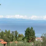 Green, White & By Dimitrios Ballas In Kriopigi, Halkidiki, Greece Σπίτι διακοπών *