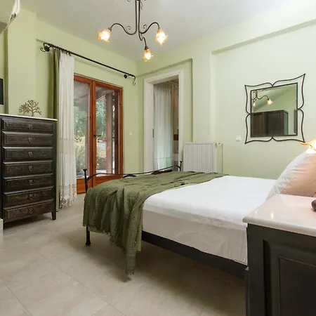 بيت للعطل Green, White & By Dimitrios Ballas In Kriopigi, Halkidiki, Greece كريوبيجي