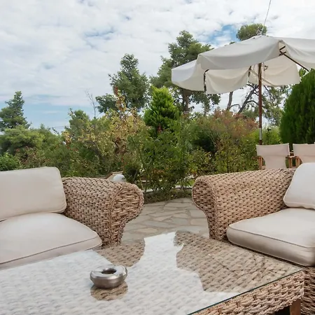 Green, White & By Dimitrios Ballas In Kriopigi, Halkidiki, Greece بيت للعطل